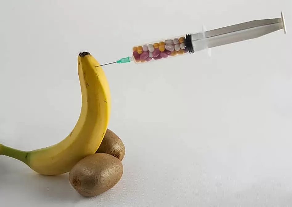 injectable penis enlargement using the example of a banana