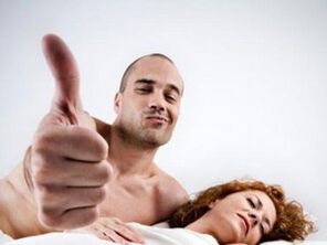 Woman with a man who enlarged his penis with folk remedies